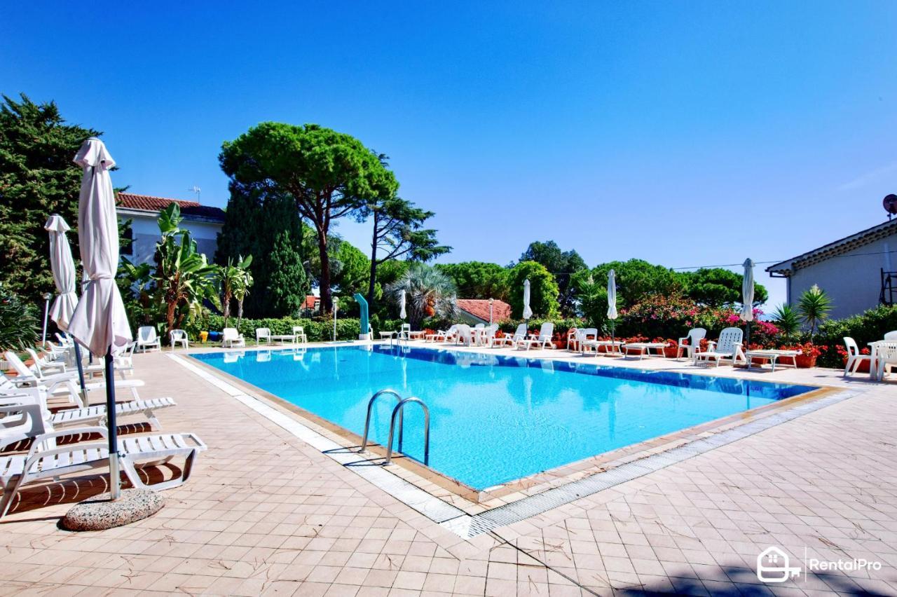 Apartamento Free Parking-Sea View, With Pool & Garden San Remo Exterior foto
